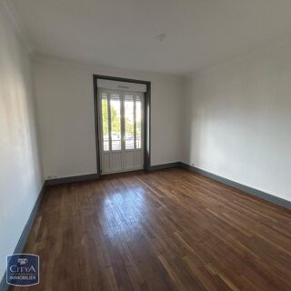 Appartement à louer 3 pièces 65 m²