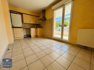  Appartement à louer 3 pièces 83 m²