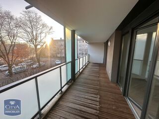  Appartement à louer 3 pièces 76 m²