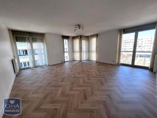  Appartement à louer 3 pièces 84 m²