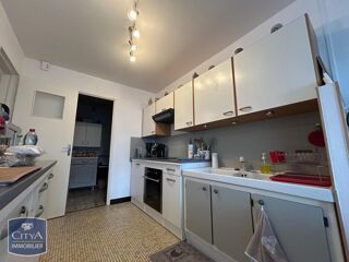  Appartement à louer 3 pièces 77 m²