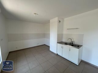  Appartement à louer 3 pièces 76 m²