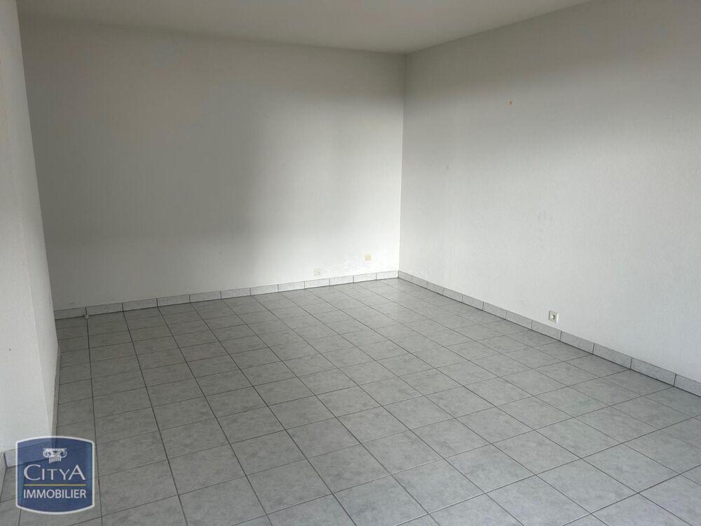 À LOUER : Charmant appartement T3 à Fougères, idéalement....