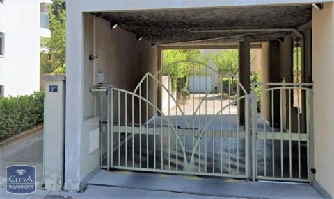  Parking / Garage  louer 