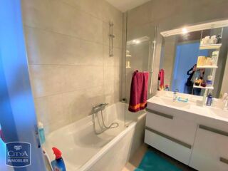  Appartement à louer 3 pièces 64 m²
