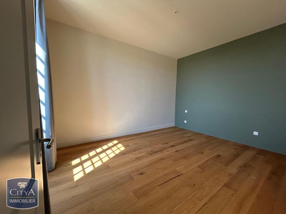 "Rénovation Monument Historique" À LOUER : Appartement T....
