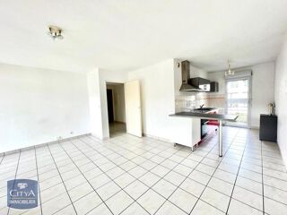  Appartement à louer 4 pièces 82 m²