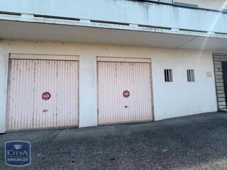  Parking / Garage � louer 