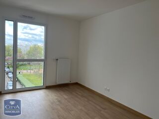  Appartement à louer 3 pièces 74 m²