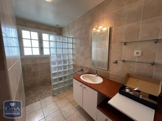  Maison à louer 6 pièces 111 m²