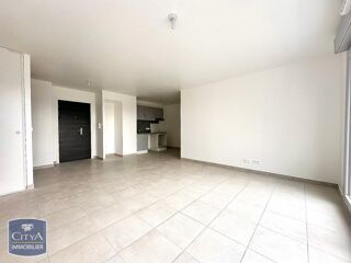  Appartement à louer 4 pièces 79 m²