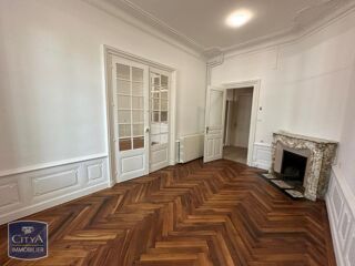  Appartement à louer 2 pièces 69 m²