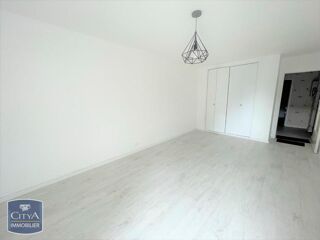  Appartement à louer 1 pièce 38 m²
