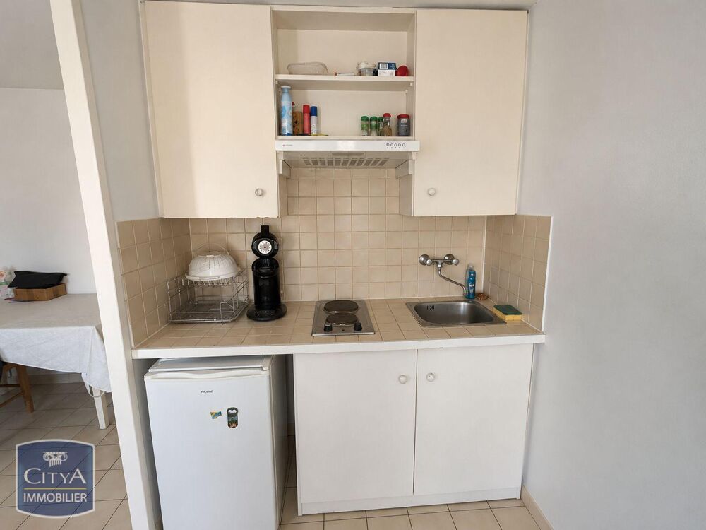 À LOUER - Studio T1 meublé - 21 m² - Toutes charges comp....