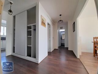  Appartement à louer 3 pièces 74 m²
