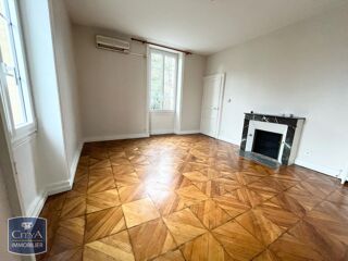  Appartement à louer 5 pièces 132 m²
