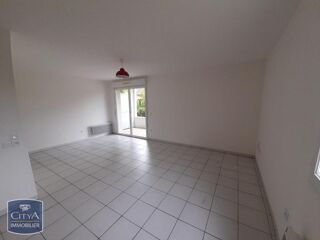  Appartement à louer 4 pièces 79 m²