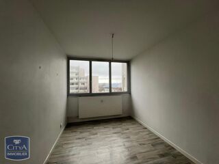  Appartement à louer 4 pièces 80 m²