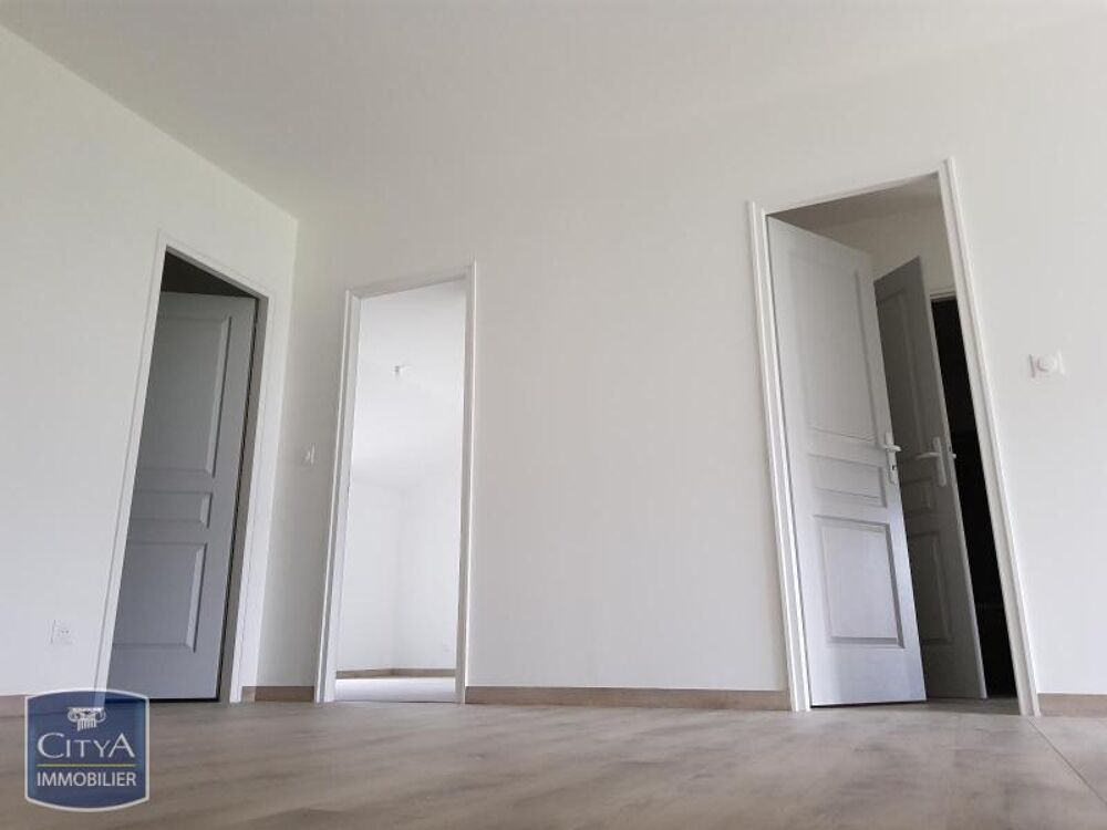 location Maison - 6 pièce(s) - 189 m² Montierchaume (36130)