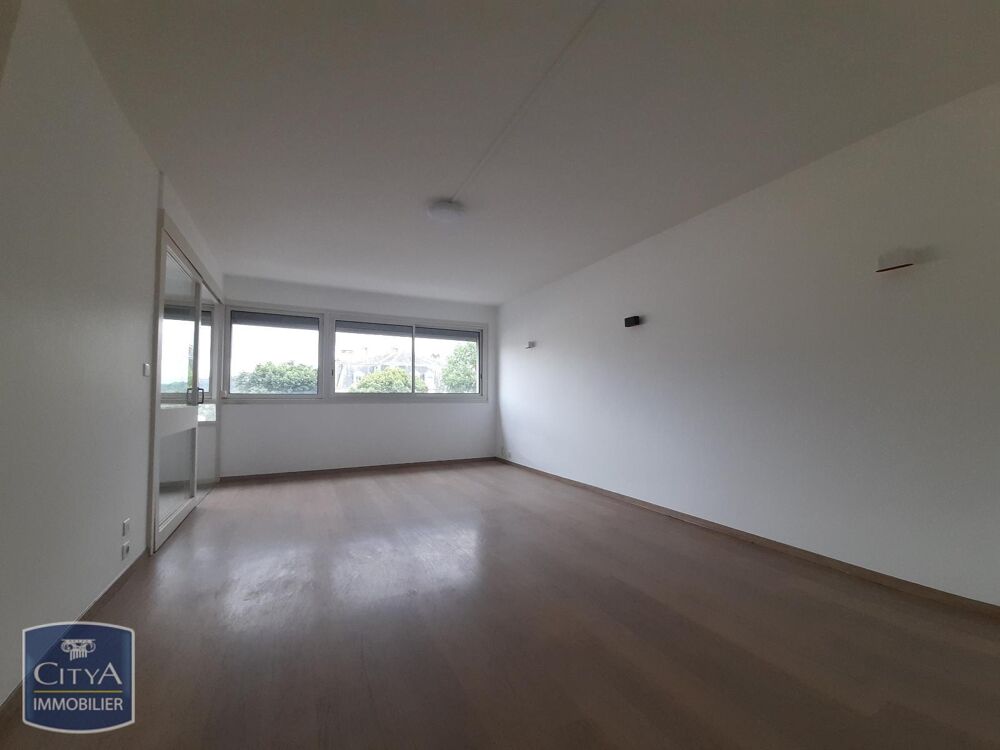 À LOUER : Appartement T3 situé à Pau, dans le code posta....