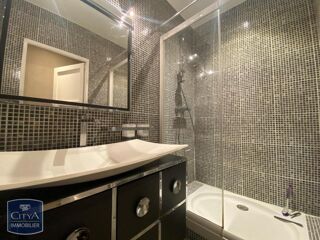  Appartement à louer 3 pièces 91 m²