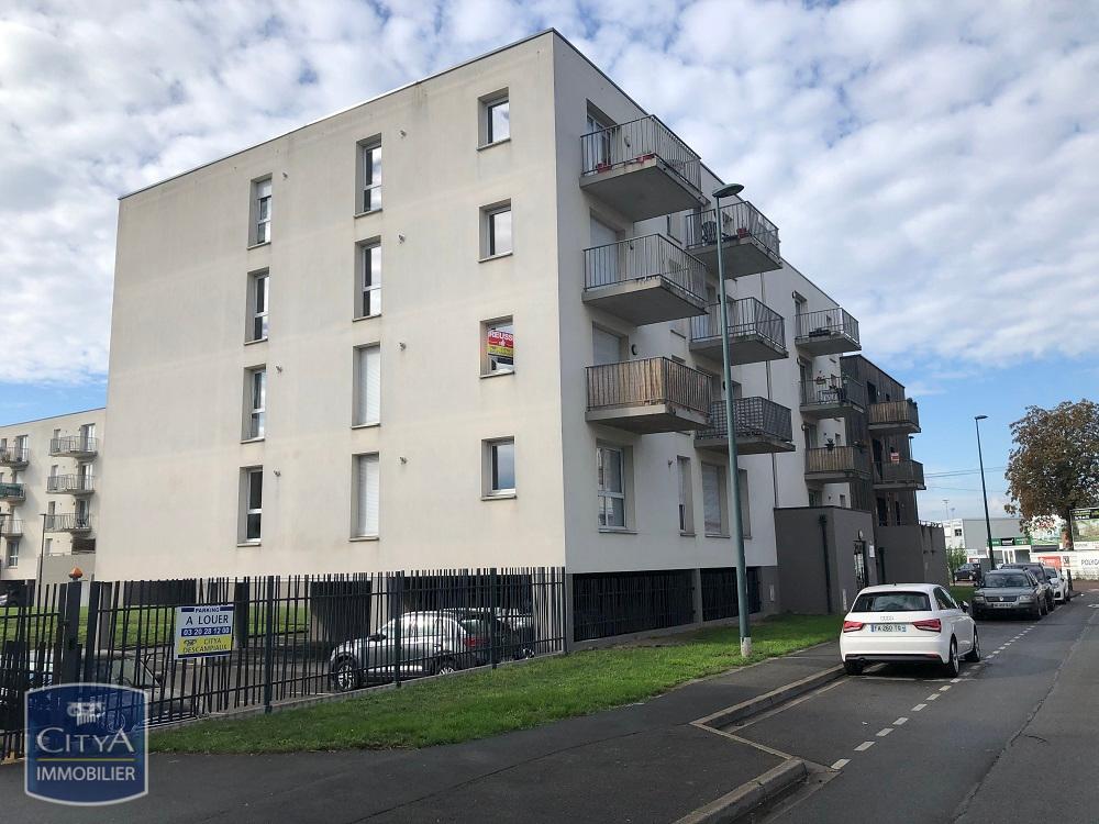 location Parking / Garage Loos (59120)