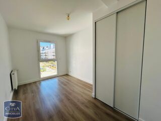  Appartement à louer 3 pièces 65 m²