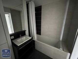  Appartement à louer 4 pièces 82 m²