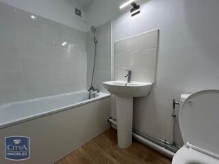  Appartement à louer 2 pièces 33 m²