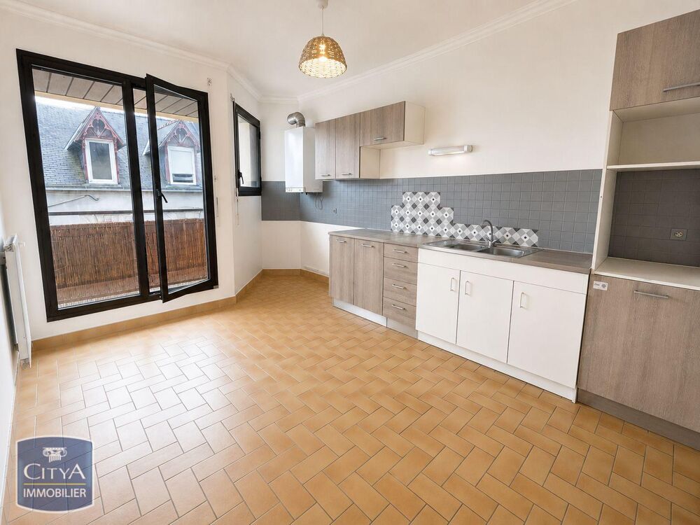 À LOUER : Charmant appartement T3 non meublé situé au coe....