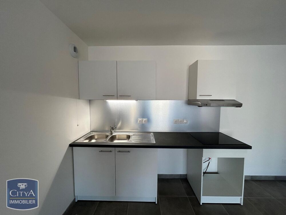 location Appartement - 3 pièce(s) - 75 m² Vaux-le-Pénil (77000)