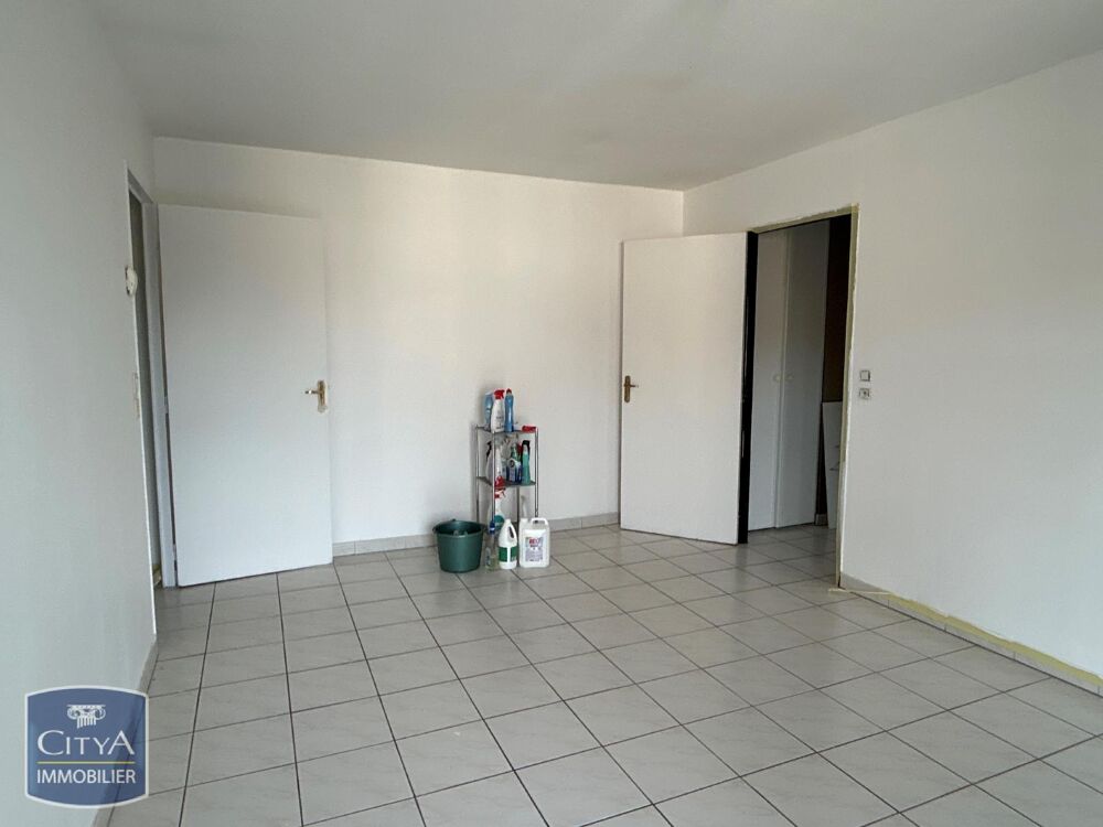 À LOUER : Appartement T2 situé dans la ville de Lens, da....