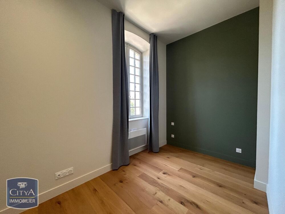 "Rénovation Monument Historique" À LOUER : Appartement T....
