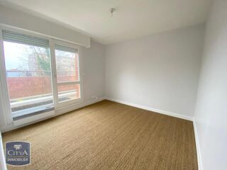  Appartement à louer 5 pièces 128 m² Valenciennes