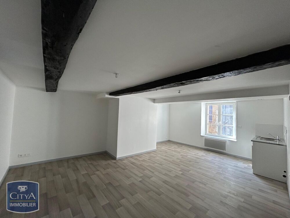 À LOUER : Appartement rénové T3 situé à Sedan, dans le c....