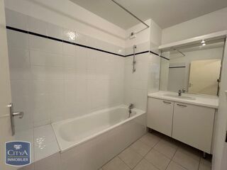  Appartement à louer 4 pièces 98 m²