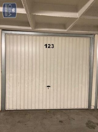  Parking / Garage à louer 