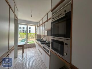  Appartement à louer 5 pièces 122 m²