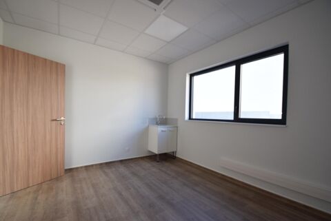 AASI vous propose un bureau de 15 m² à la location po... 365 07170 Lavilledieu