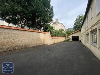  Parking / Garage à louer 