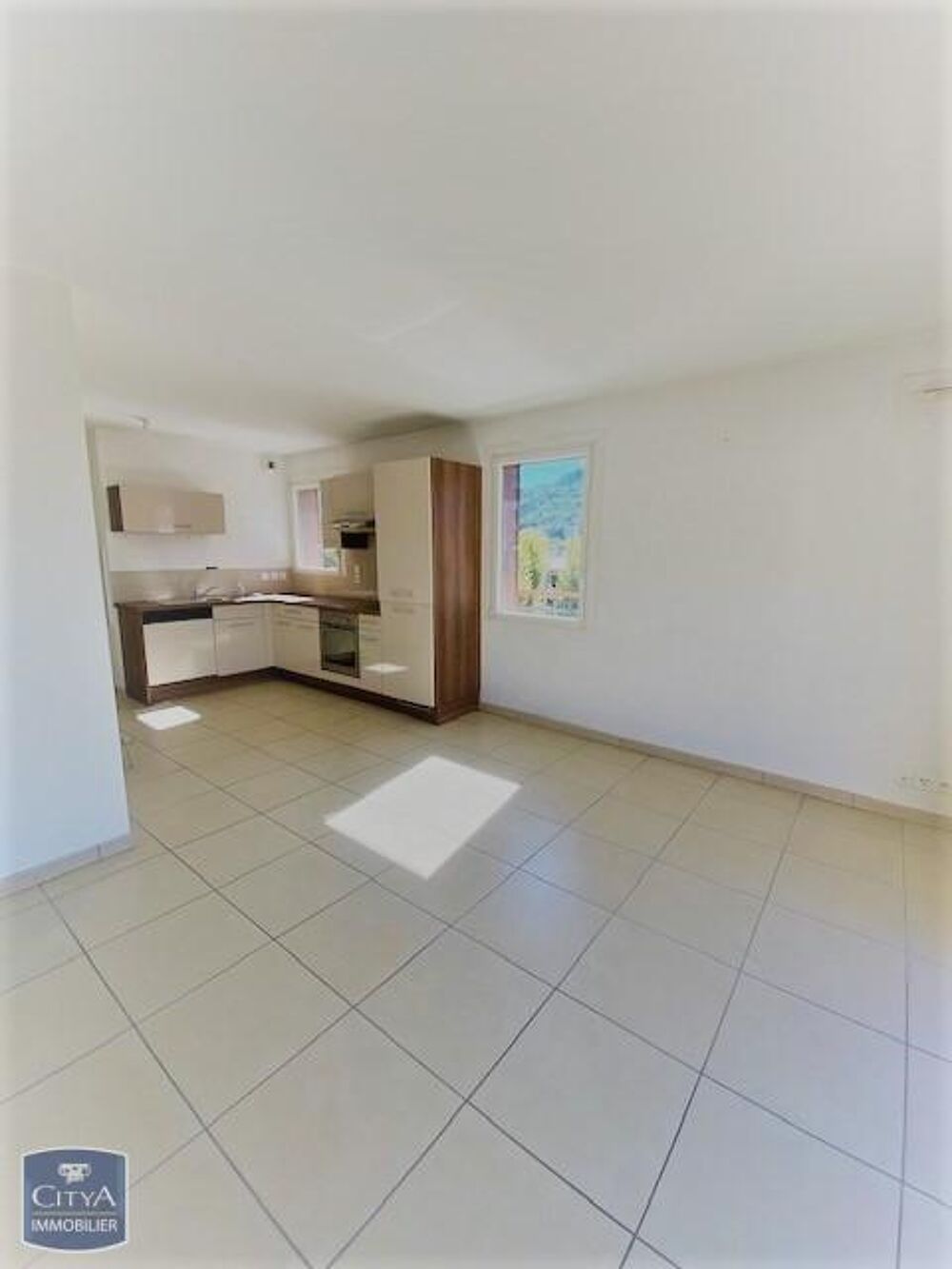 A LOUER - T3- DERNIERE ETAGE PROXIMITE CENTRE VILLE Supe....