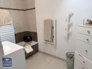  Appartement à louer 3 pièces 75 m²