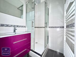  Appartement à louer 4 pièces 82 m²