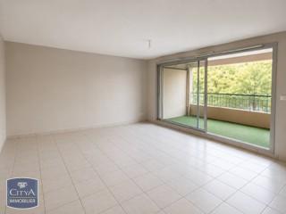  Appartement à louer 3 pièces 84 m²