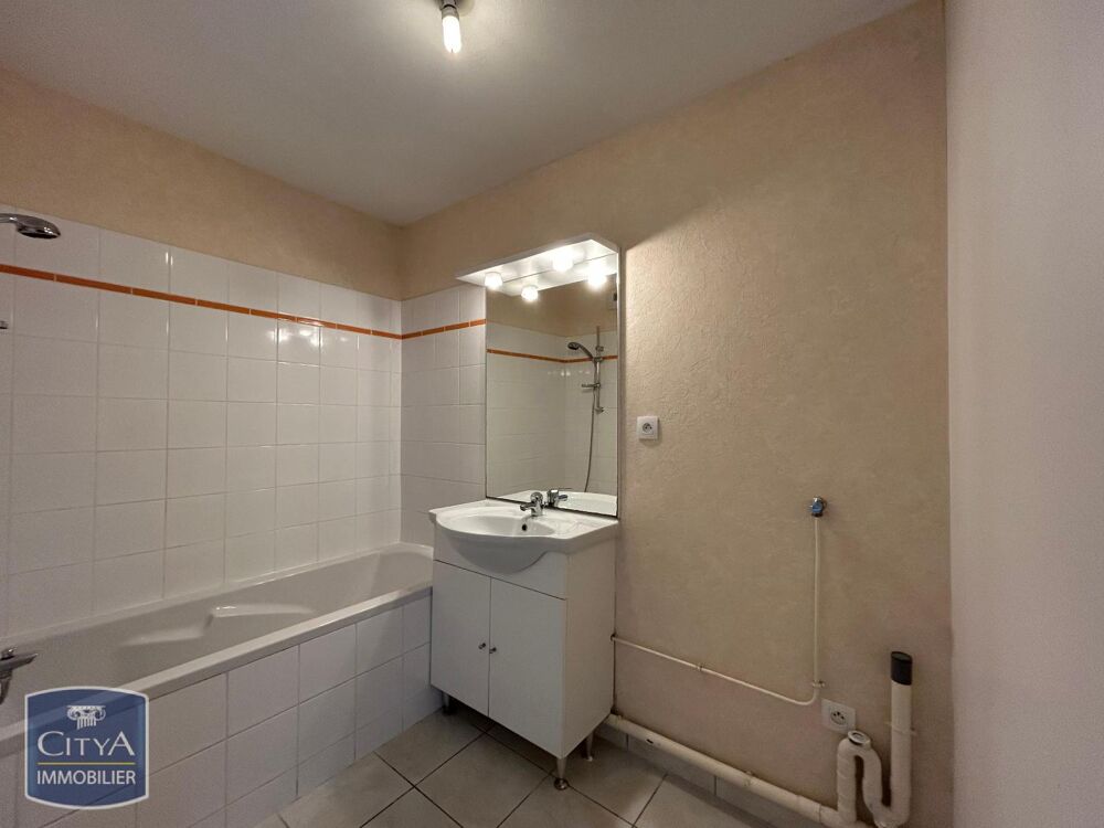 location Appartement - 2 pièce(s) - 40 m² St Guenole (29760)