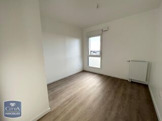  Appartement à louer 5 pièces 104 m²