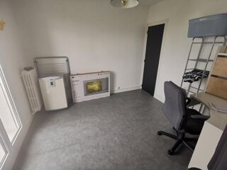  Appartement à louer 4 pièces 79 m²