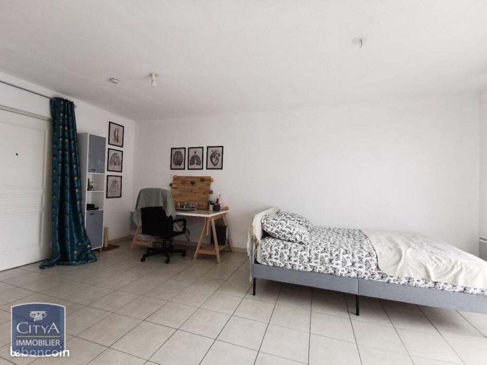 Nous vous proposons à la location cet appartement de typ....