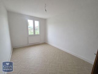  Appartement à louer 4 pièces 77 m²