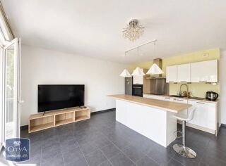  Appartement à louer 4 pièces 84 m²